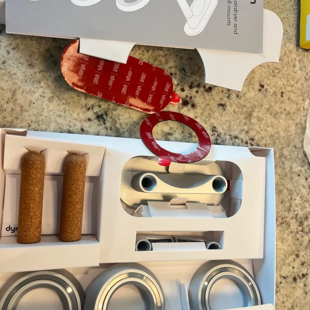 Dyson Attachment Set - White and Silver